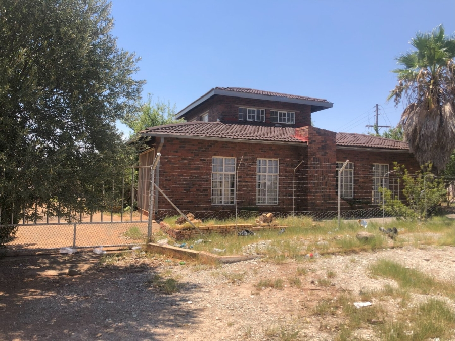 Commercial Property for Sale in Bolokanang Free State